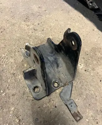 Hyundai Tucson JM Gearbox mounting bracket