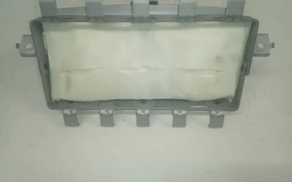 Nissan Leaf I (ZE0) Passenger airbag