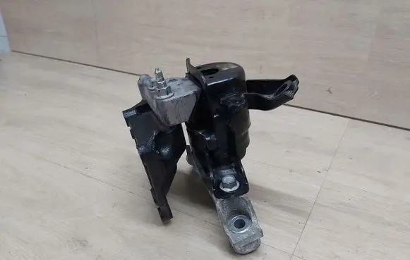 Toyota RAV 4 (XA40) Engine mount vacuum valve 