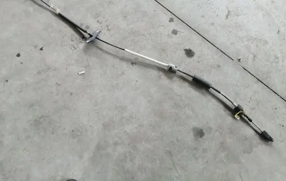 Gear shift cable linkage