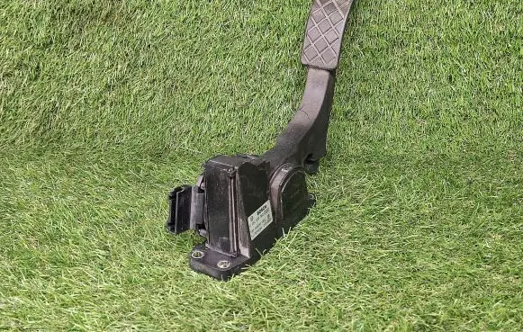 Skoda Octavia Mk1 (1U) Accelerator throttle pedal 1J1721503K 0281002342