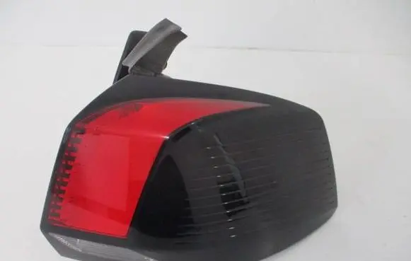 Peugeot 5008 II Rear/tail lights 9811028180