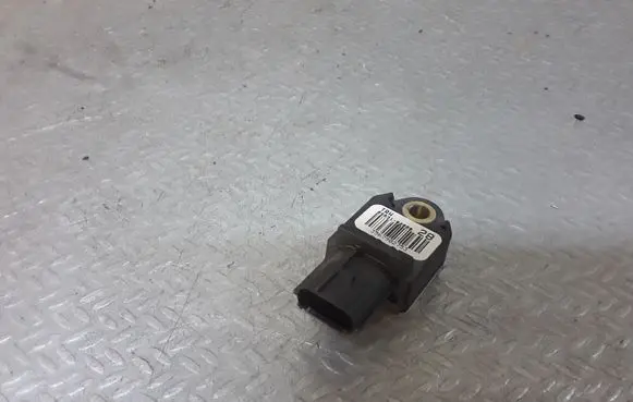 Toyota Auris 150 Airbag deployment crash/impact sensor 8983102080