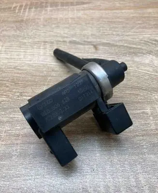 Audi A4 S4 B6 8E 8H Turbo solenoid valve 8E0906628 72290333