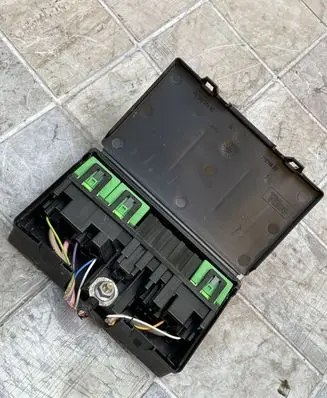 Peugeot 207 CC Fuse module 9632229480