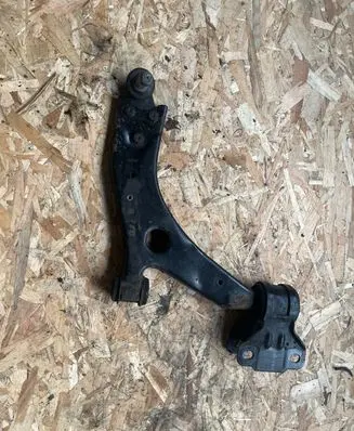 Volvo V40 Front lower control arm/wishbone