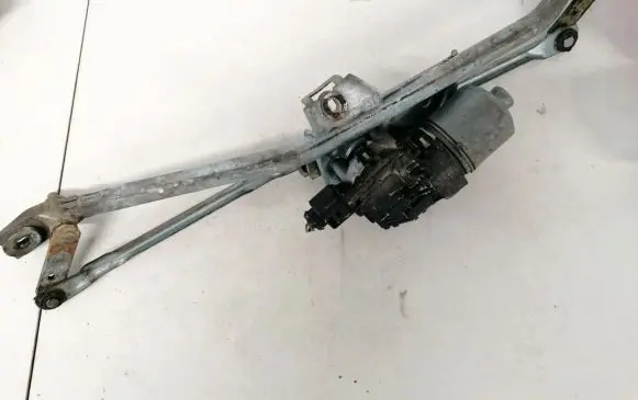 Front wiper linkage and motor