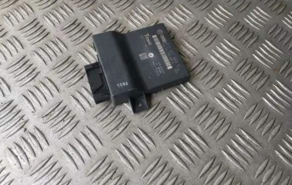 Audi A6 S6 C6 4F Gateway control module 4F0907468B 4F0910468A