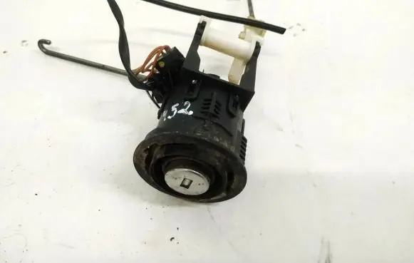 Mitsubishi Carisma Tailgate exterior lock 