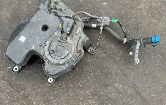 BMW X2 F39 AdBlue liquid reservoir 7432453