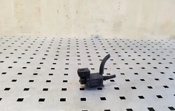 BMW X1 E84 Vacuum valve 7810831