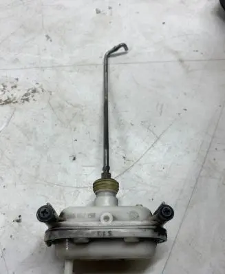 Volkswagen Golf III Central locking vacuum pump 1H6862159
