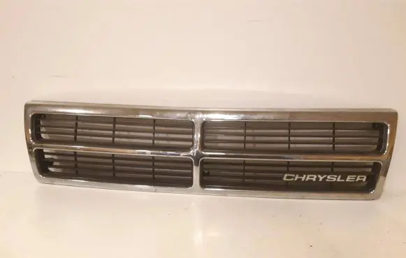Chrysler Voyager Front grill 4576765