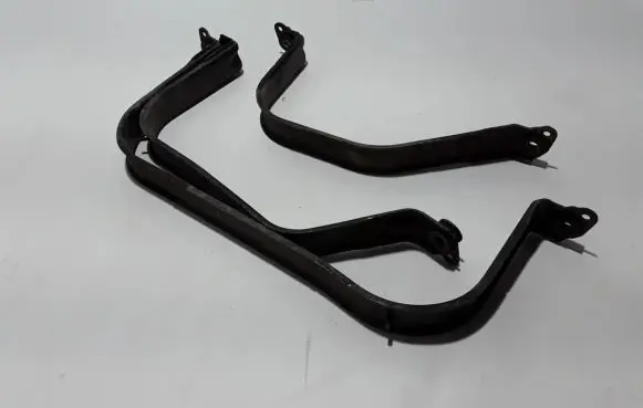 Fuel tank mounting bracket