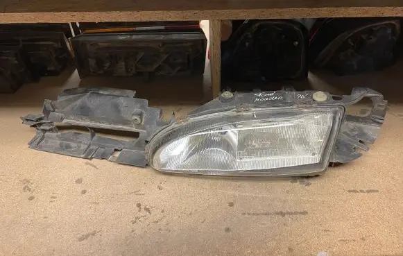 Ford Mondeo MK I Headlight/headlamp 93B013N010AB 35391748