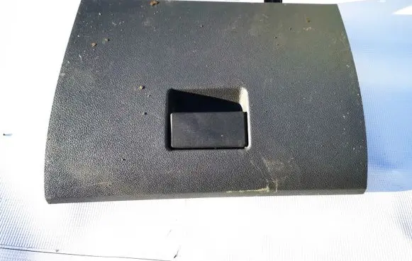 Ford Focus C-MAX Glove box