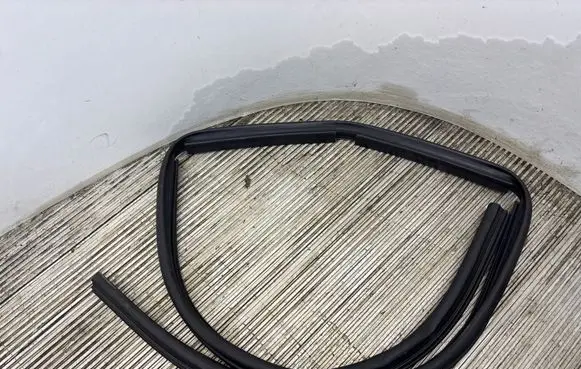 Land Rover Discovery 5 Engine compartment rubber HY32160A