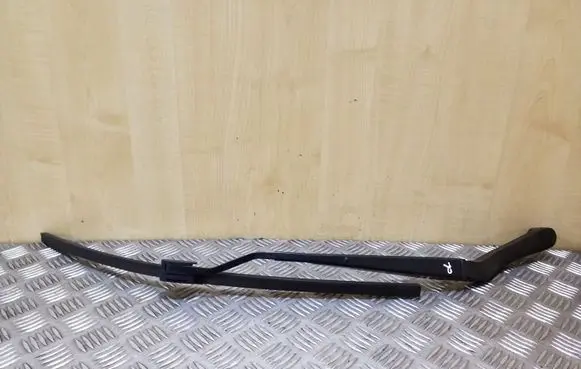 Front wiper blade arm