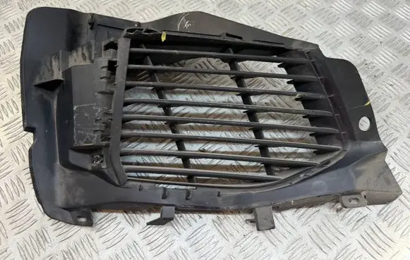 Peugeot 3008 II Front bumper lower grill AA37938073