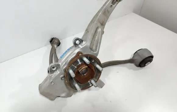 Land Rover Defender Front wheel hub spindle knuckle l8b2-3k185-ah