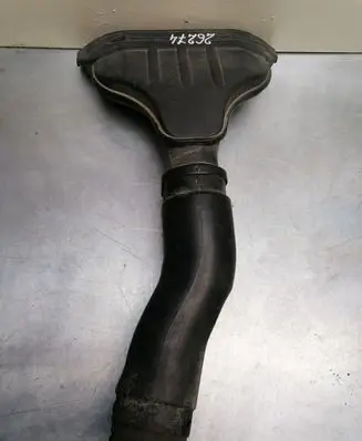 KIA Carens II Air intake duct part 282101D300