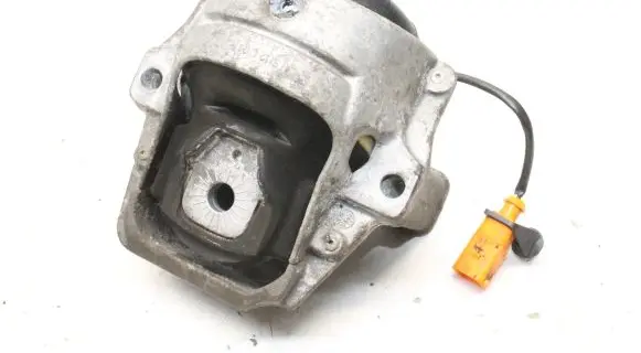 Audi A4 S4 B8 8K Engine mount bracket