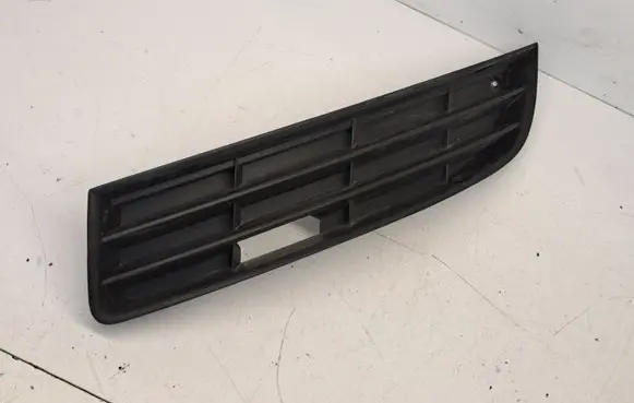 Volkswagen PASSAT B6 Front bumper lower grill 3C0853665
