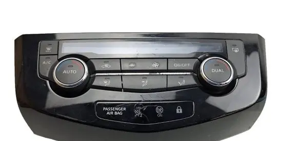 Nissan Qashqai Climate control unit 275004EA0A