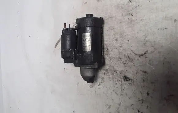 Iveco Daily 30.8 - 9 Starter motor 504086888