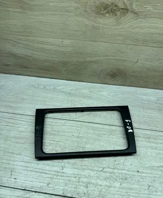 Volkswagen Golf VI Radio/GPS head unit trim 5K0858061B 5K0858063