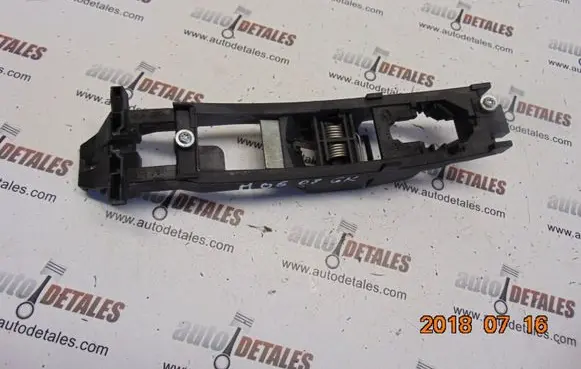 Rear door exterior handle/bracket