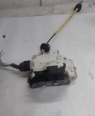 Audi A6 S6 C6 4F Rear door lock 4F0839015A