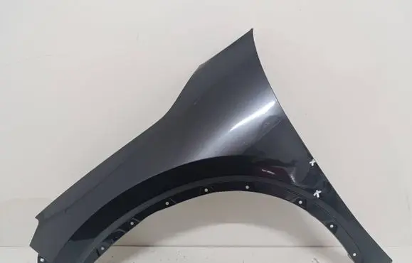 Lexus LBX Fender