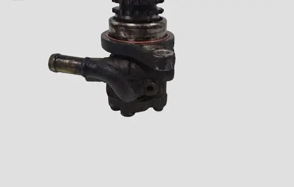 Nissan X-Trail T30 Power steering pump 1Y301022 8H800