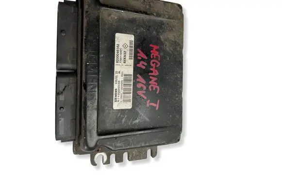 Renault Megane I Engine control unit/module S110030048 7700110471 8200046162