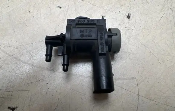 Audi A6 S6 C6 4F Turbo solenoid valve 1K0906283A