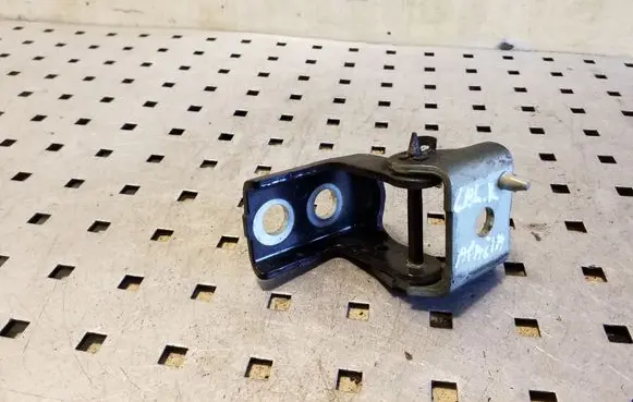 Peugeot 208 Rear door lower hinge