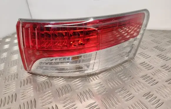 Toyota Avensis T270 Rear/tail lights 08048