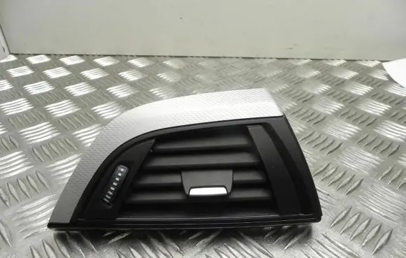BMW 2 F22 F23 Rear air vent grill 9205356 T4118