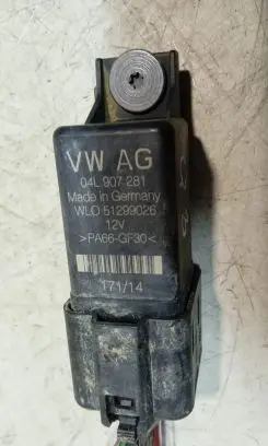 Audi Q3 8U Glow plug pre-heat relay 04L907281