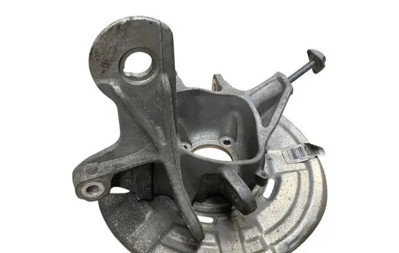 Rear wheel hub spindle/knuckle