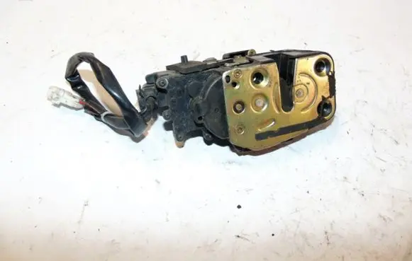 Mazda Xedos 6 Rear door lock C00172310C