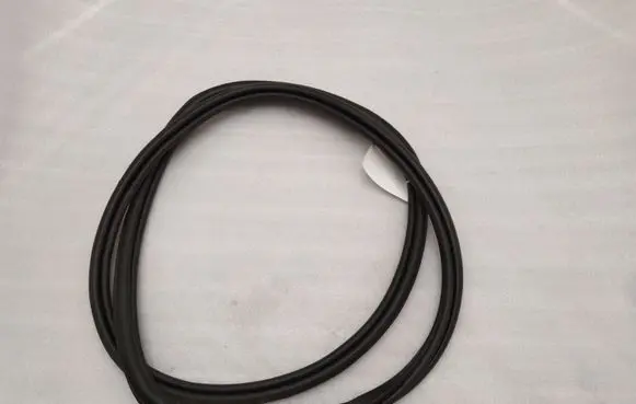 Volvo S90, V90 Rubber seal rear door 