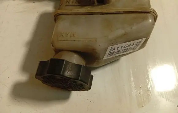 KIA Ceed Brake fluid reservoir