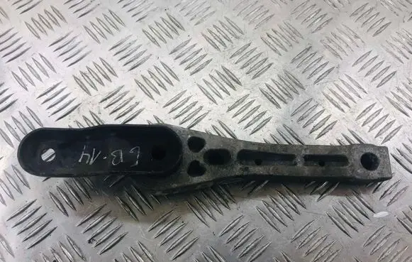Volkswagen Touran I Engine mount bracket 1K0199855