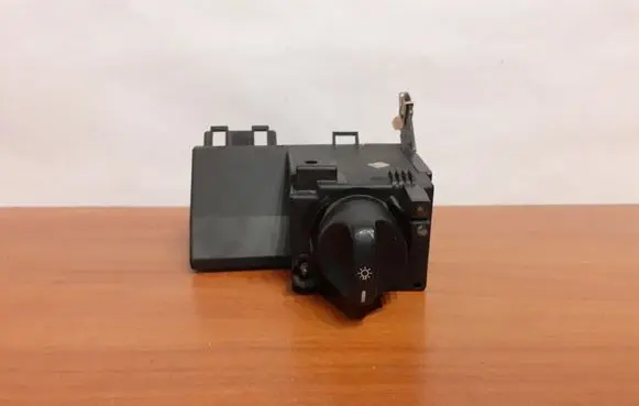 Mercedes-Benz E W210 Light switch 3991 2105452004