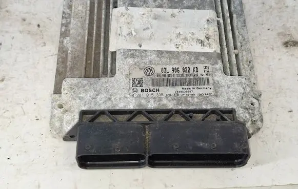 Volkswagen Scirocco Engine control unit/module 03L906022KD 03L906022G 0281015335