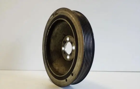 Jeep Cherokee Crankshaft pulley 55210310