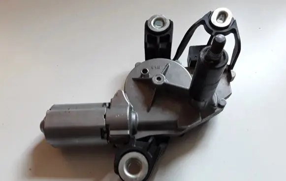 Volkswagen Polo V 6R Rear window wiper motor 0390201216