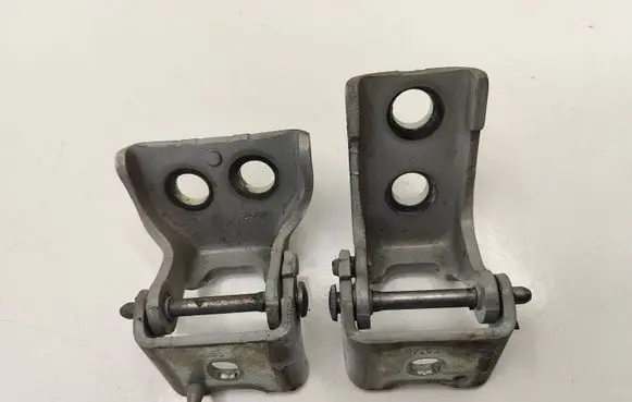 Peugeot 5008 Front door hinge set 